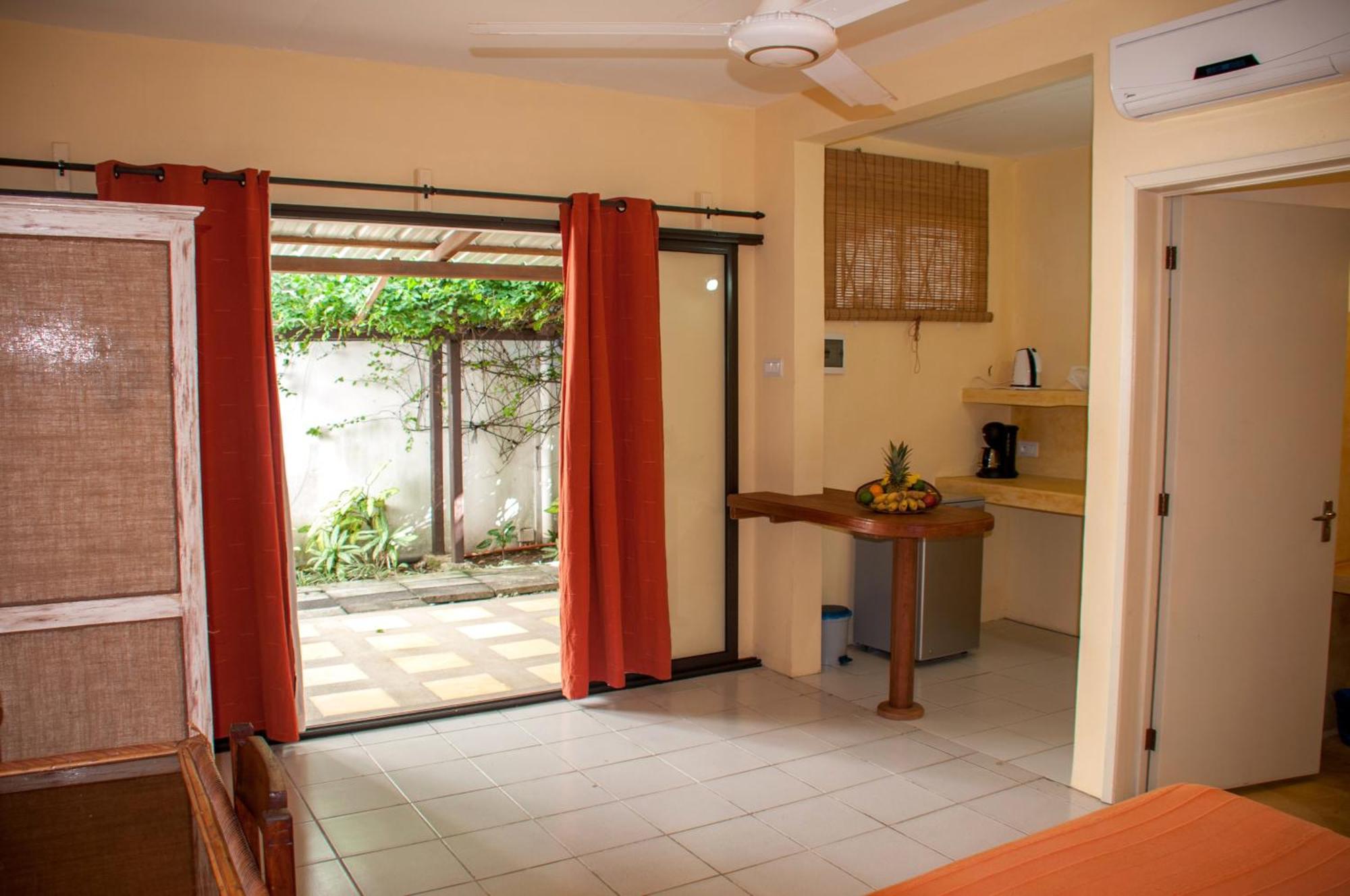 Chantauvent Guest House Blue Bay Cameră foto