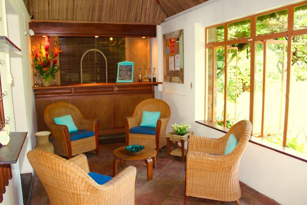 Chantauvent Guest House Blue Bay Exterior foto