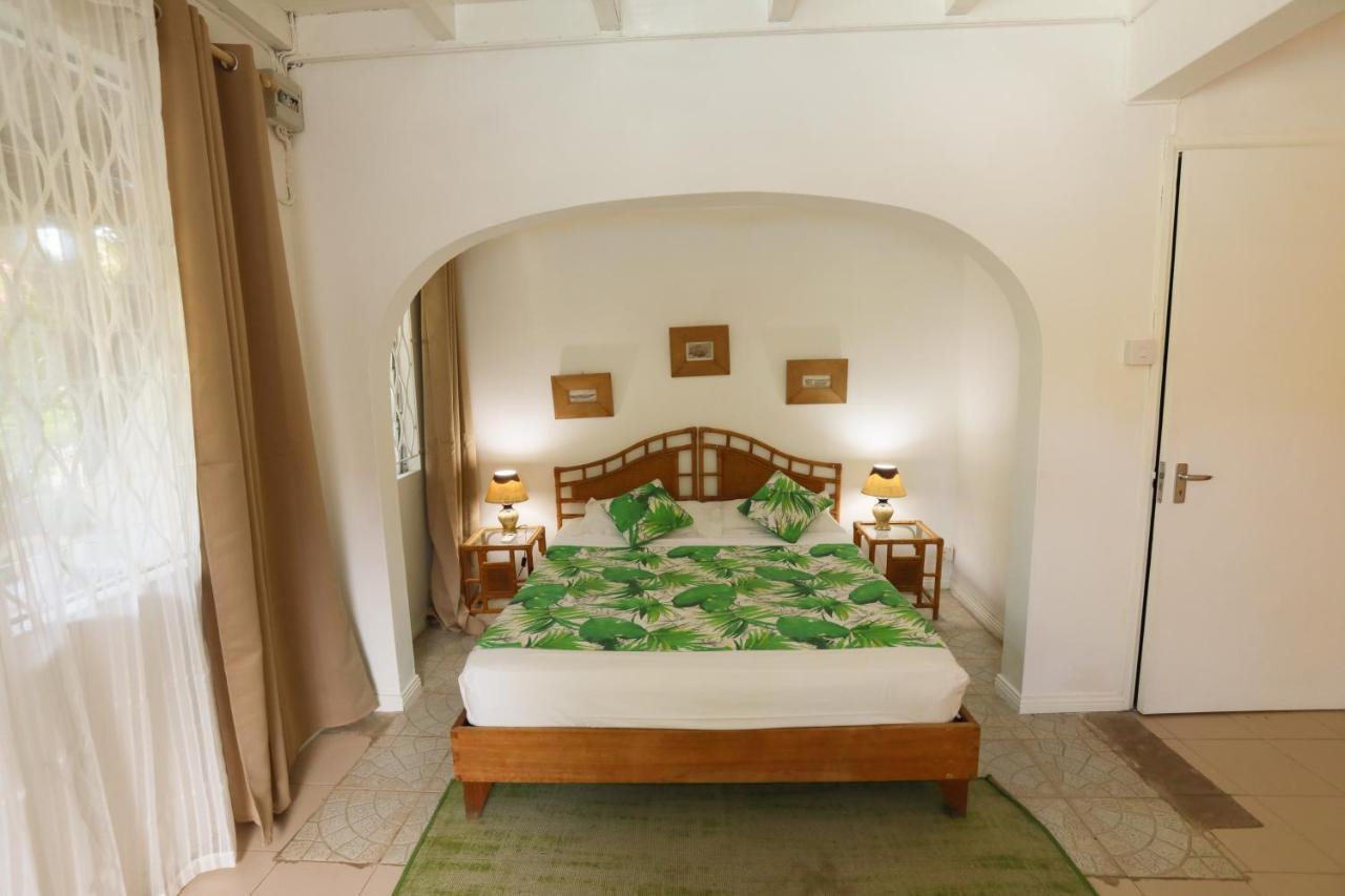 Chantauvent Guest House Blue Bay Exterior foto