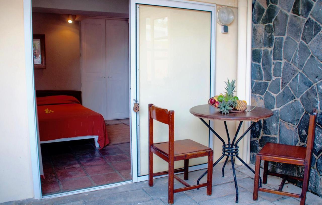 Chantauvent Guest House Blue Bay Exterior foto